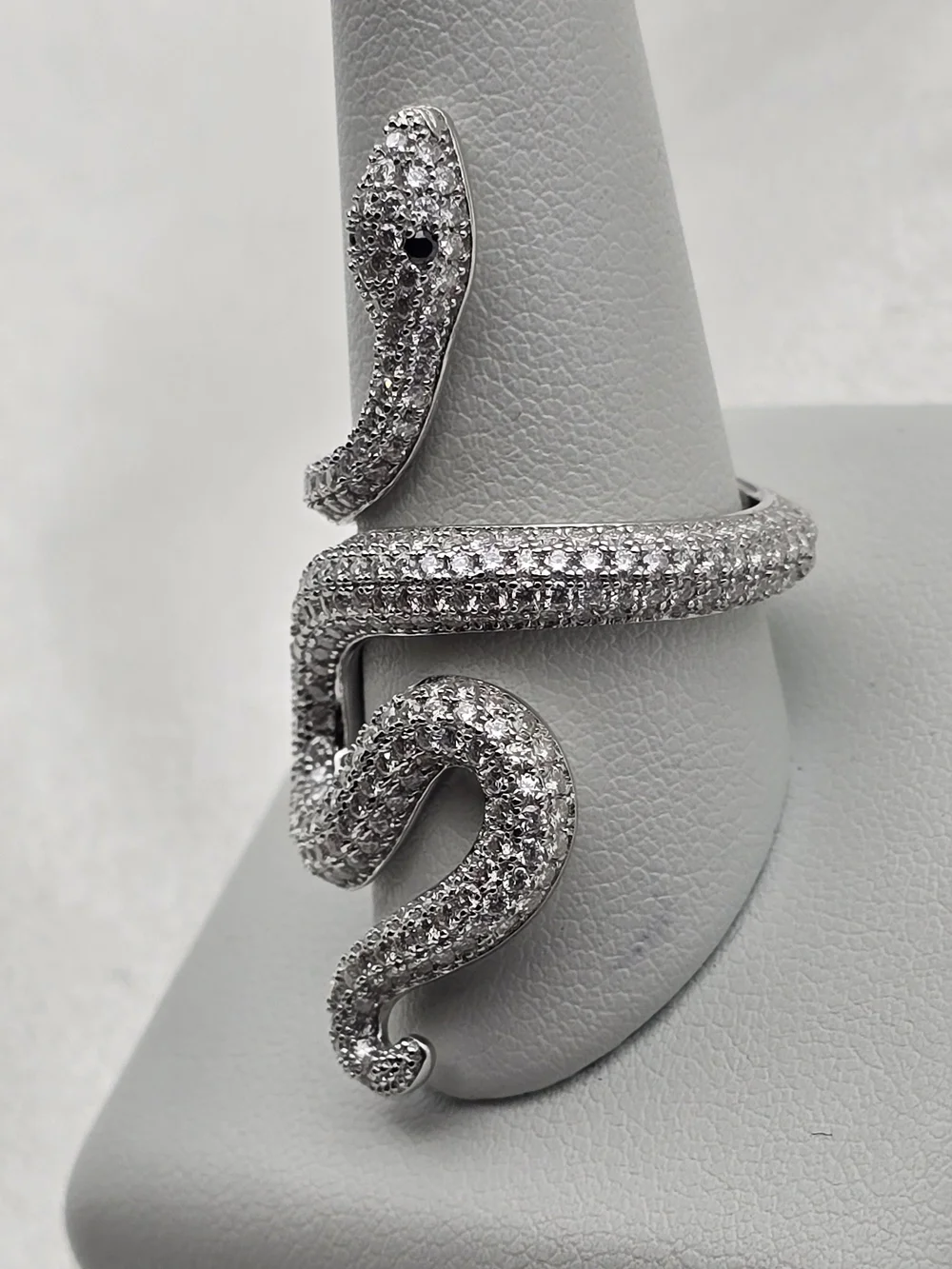 Sterling Silver 925 Pavé Moissanite Luxury Snake Ring